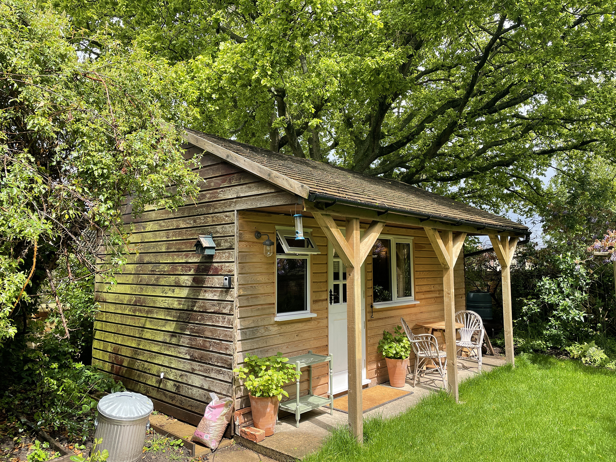 Image of a garden outbuilding as a holiday home